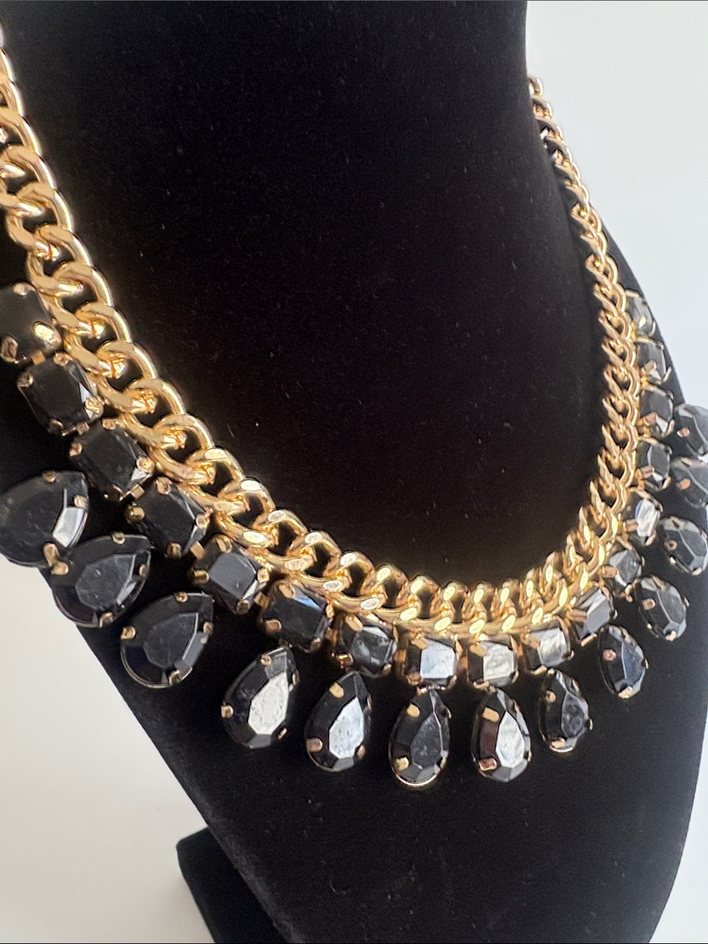 Accessorize Gold Chain Necklace Black Teardrop Statement Jewelry - Picture 3 of 4